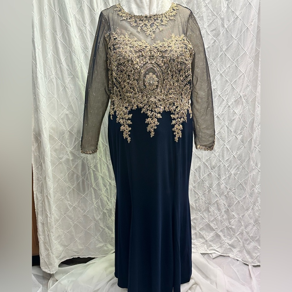 XSCAPE Elegant Gold and White Dress